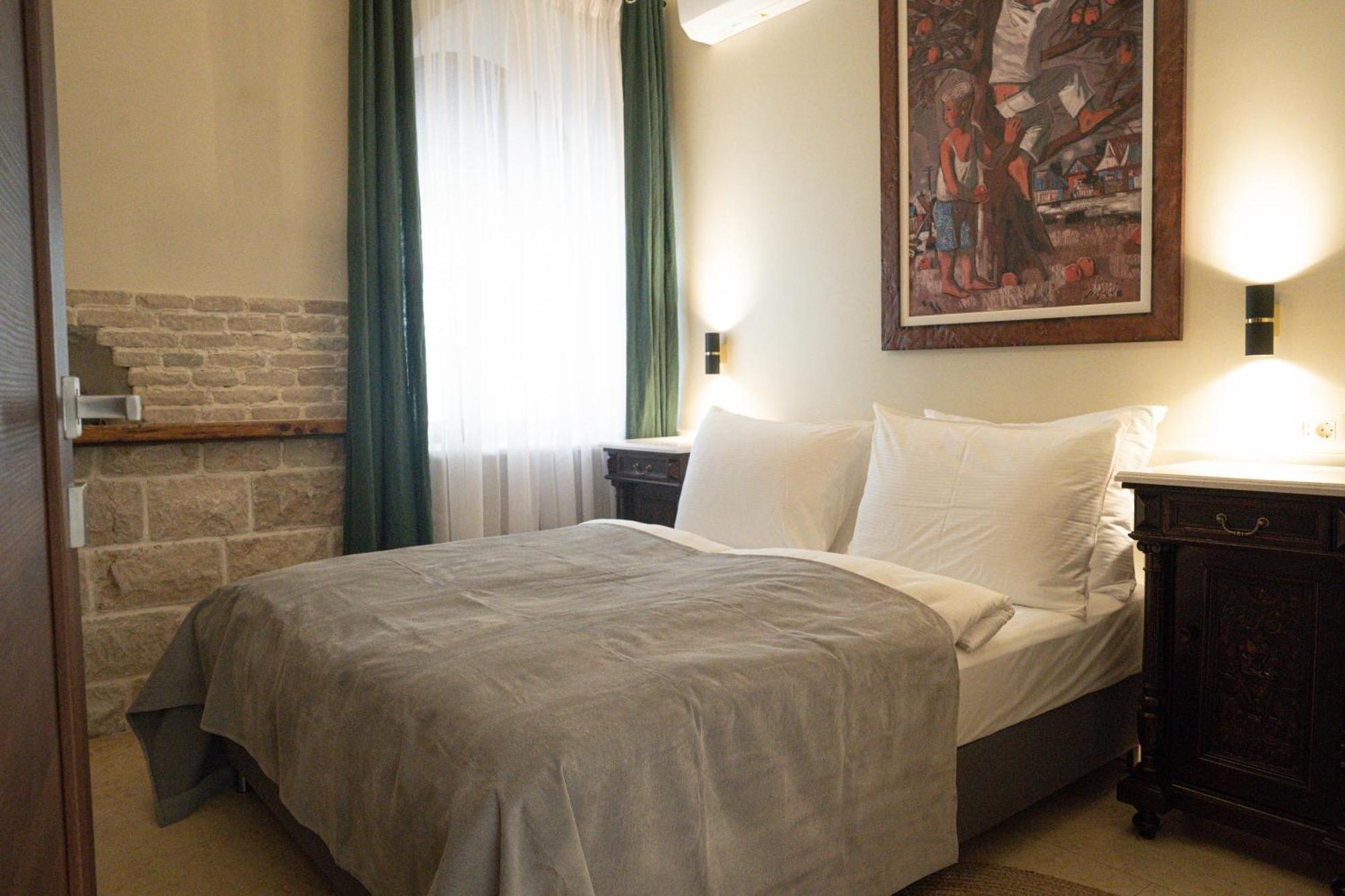 Carrubba Hotel