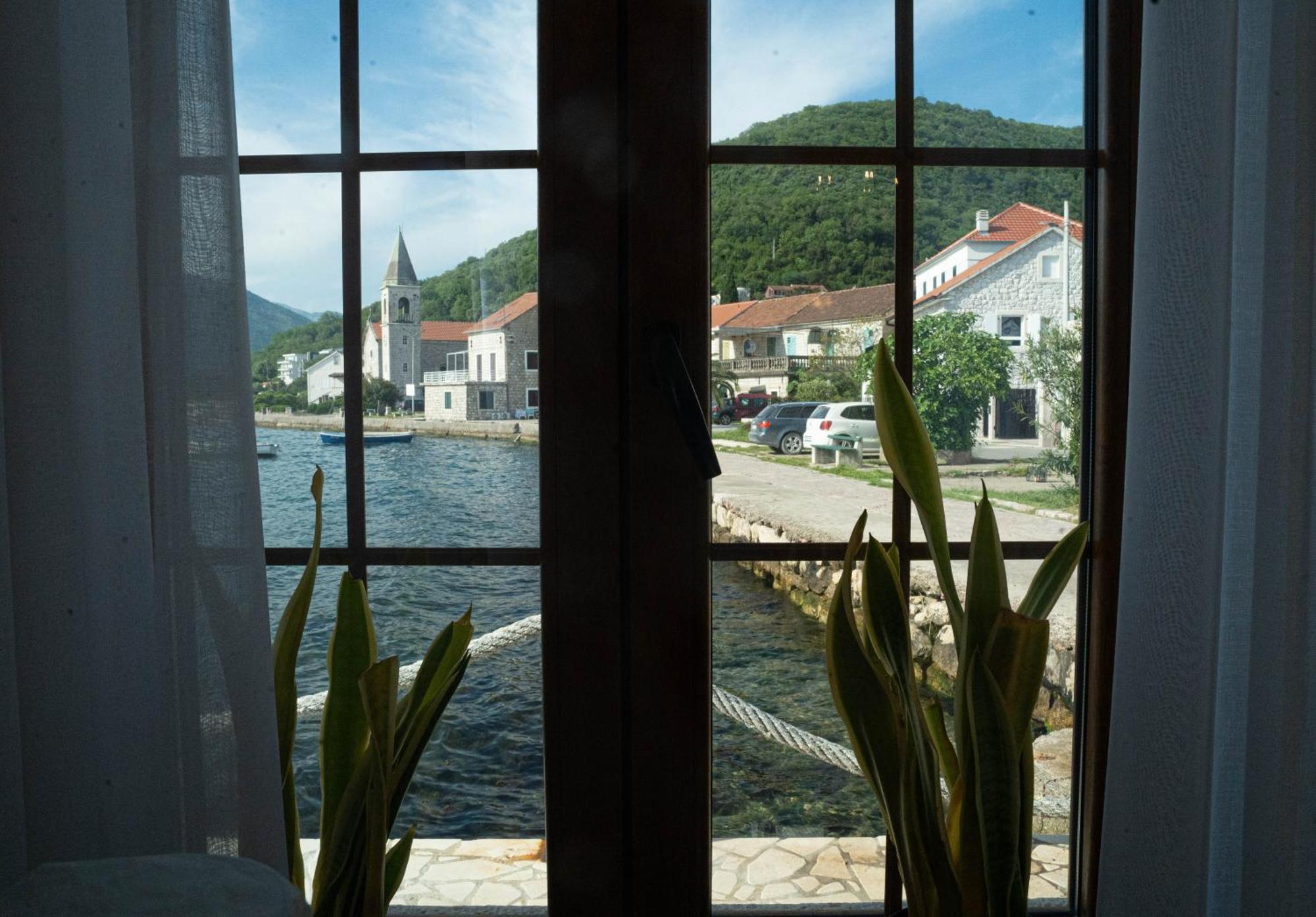Hotel Carrubba Donja Lastva
